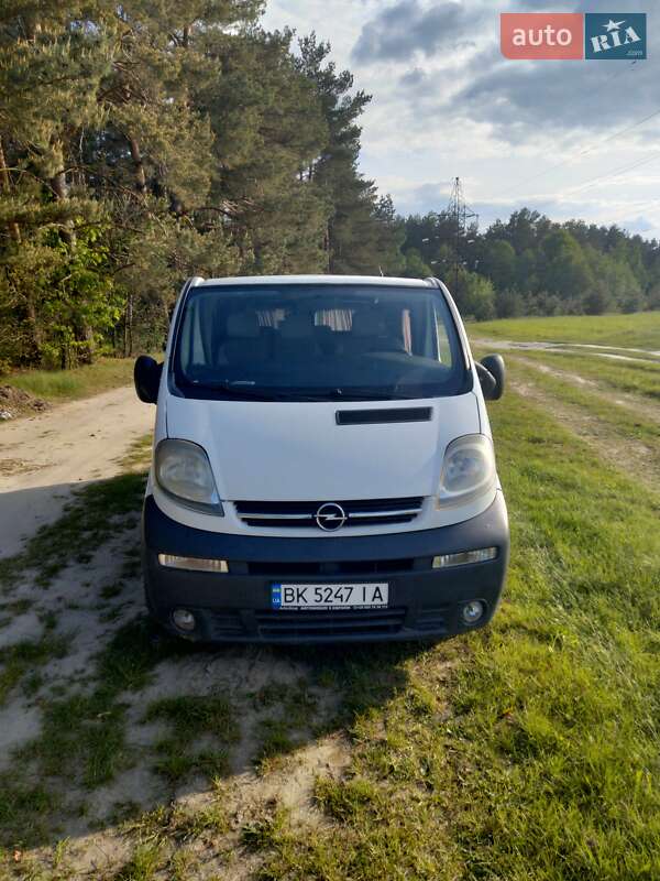 Мінівен Opel Vivaro 2003 в Володимирці