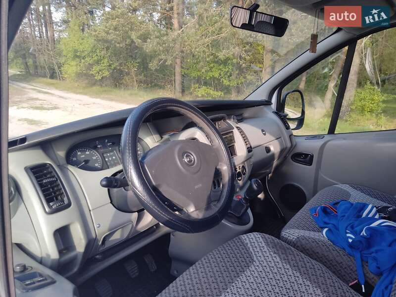 Мінівен Opel Vivaro 2003 в Володимирці
