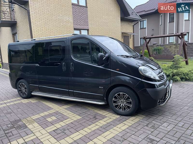 Мінівен Opel Vivaro 2013 в Луцьку