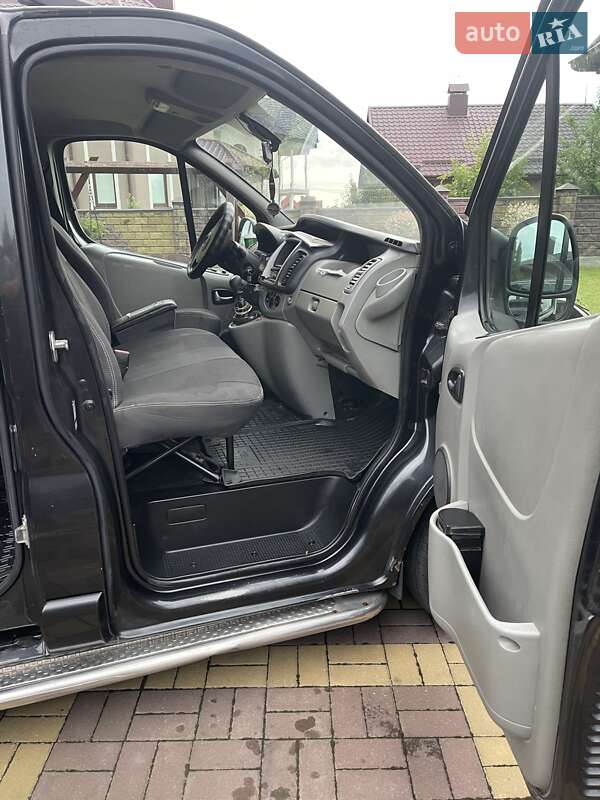 Мінівен Opel Vivaro 2013 в Луцьку