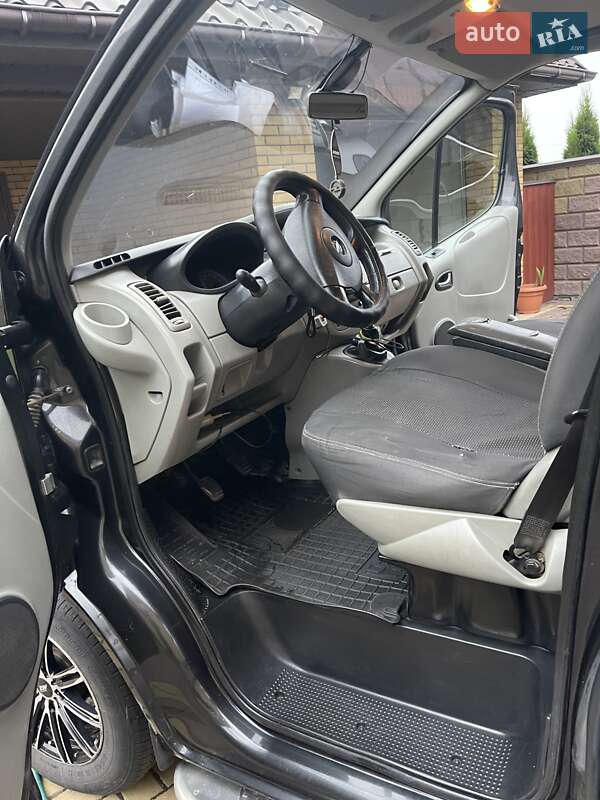 Мінівен Opel Vivaro 2013 в Луцьку