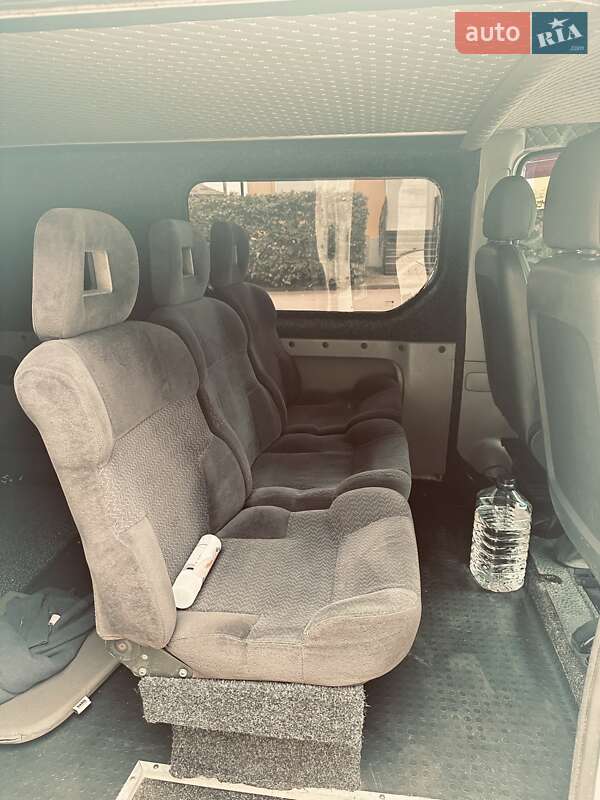 Минивэн Opel Vivaro 2003 в Львове