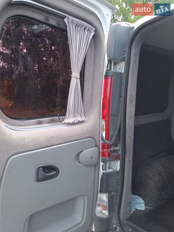 Мінівен Opel Vivaro 2007 в Звягелі