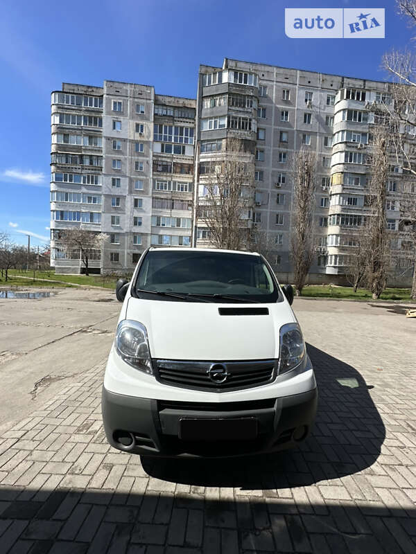 Грузовой фургон Opel Vivaro 2014 в 