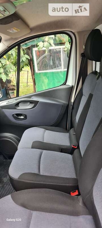 Грузовой фургон Opel Vivaro 2016 в Городище