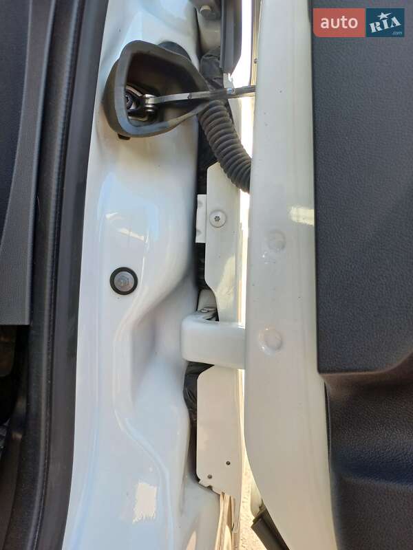 Грузовой фургон Opel Vivaro 2017 в Днепре