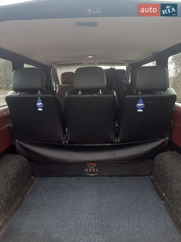 Мінівен Opel Vivaro 2006 в Чернігові