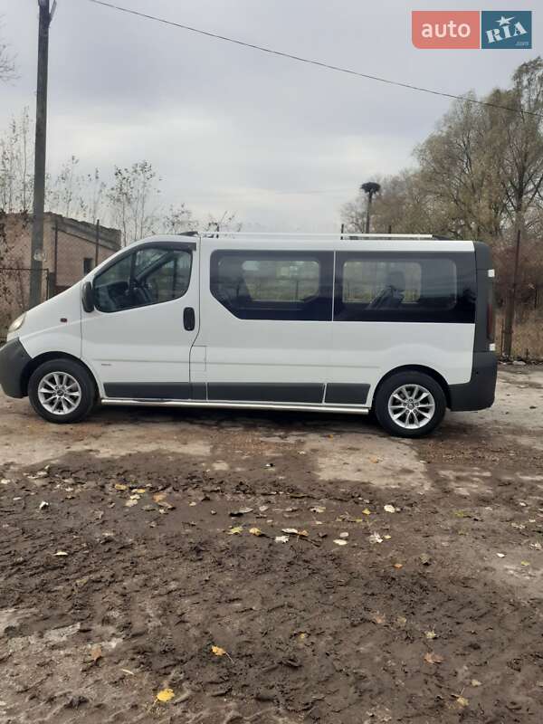 Мінівен Opel Vivaro 2006 в Чернігові