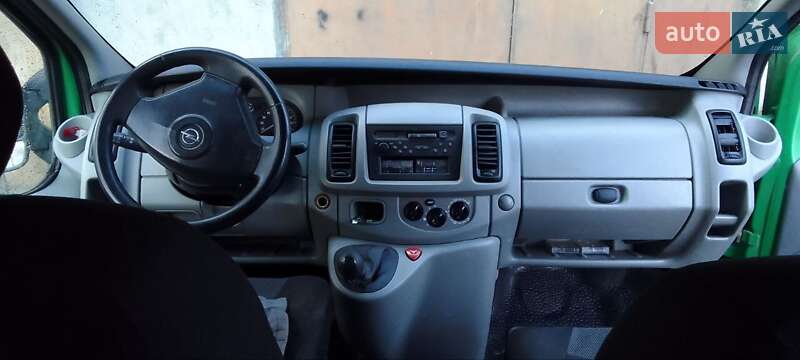 Мінівен Opel Vivaro 2003 в Романіву