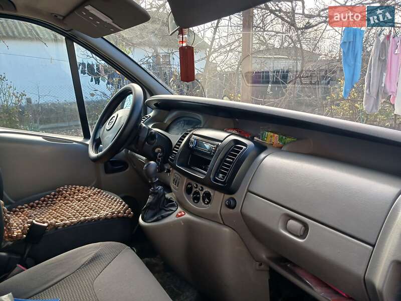 Минивэн Opel Vivaro 2009 в Николаеве