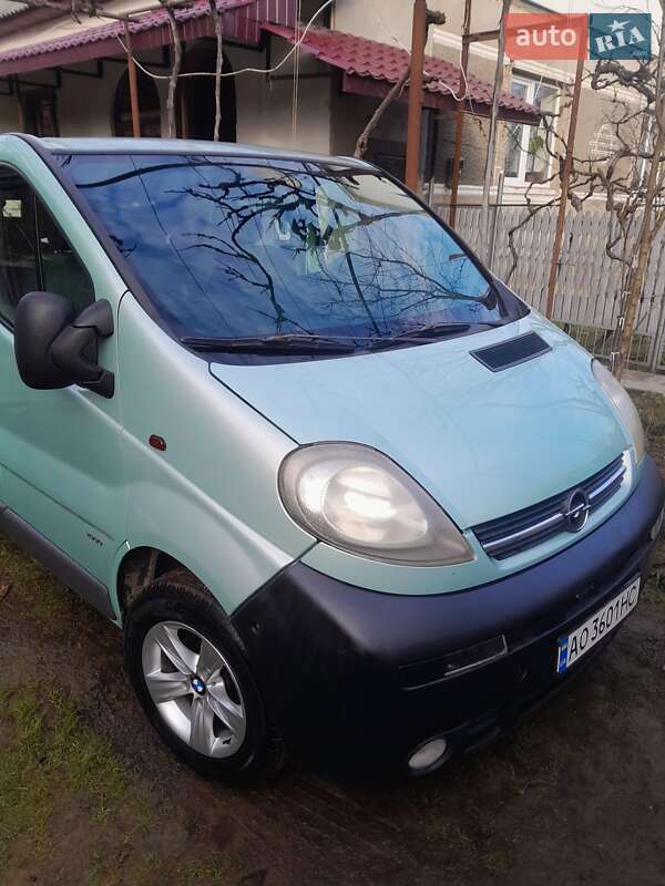 Мінівен Opel Vivaro 2002 в Мукачевому
