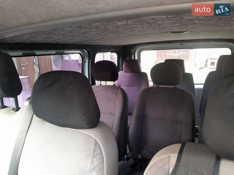 Мінівен Opel Vivaro 2002 в Мукачевому