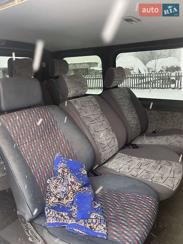 Мінівен Opel Vivaro 2004 в Камені-Каширському