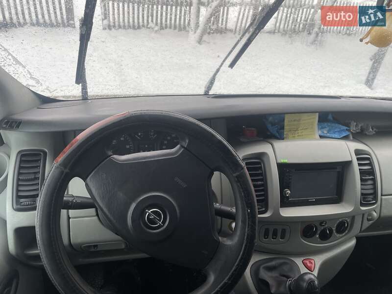 Минивэн Opel Vivaro 2004 в Камне-Каширском