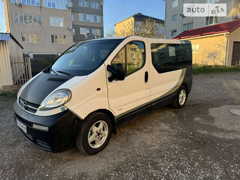 Мінівен Opel Vivaro 2004 в Заліщиках