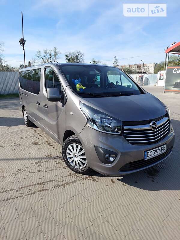 Opel Vivaro 2016