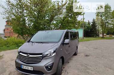 Мінівен Opel Vivaro 2015 в Дубні