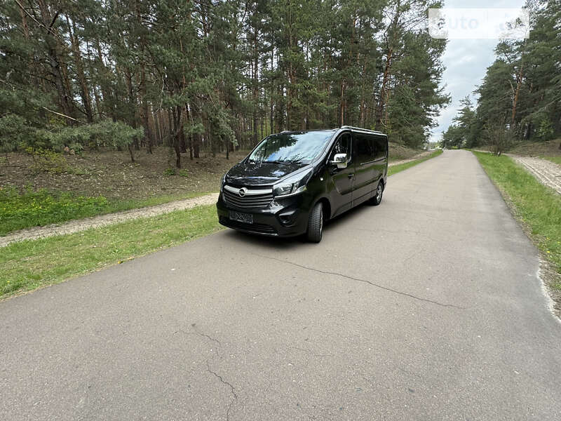 Минивэн Opel Vivaro 2016 в Киеве