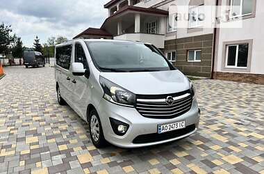 Минивэн Opel Vivaro 2015 в Виноградове