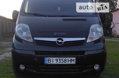 Минивэн Opel Vivaro 2010 в Хороле