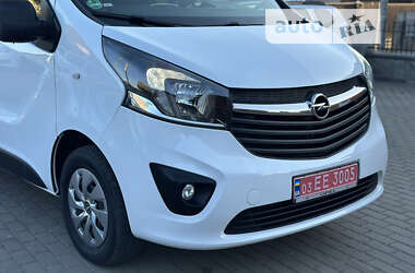 Минивэн Opel Vivaro 2016 в Дубно