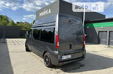 Грузопассажирский фургон Opel Vivaro 2004 в Коломые