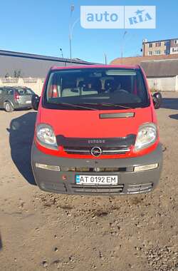 Вантажний фургон Opel Vivaro 2006 в Коломиї