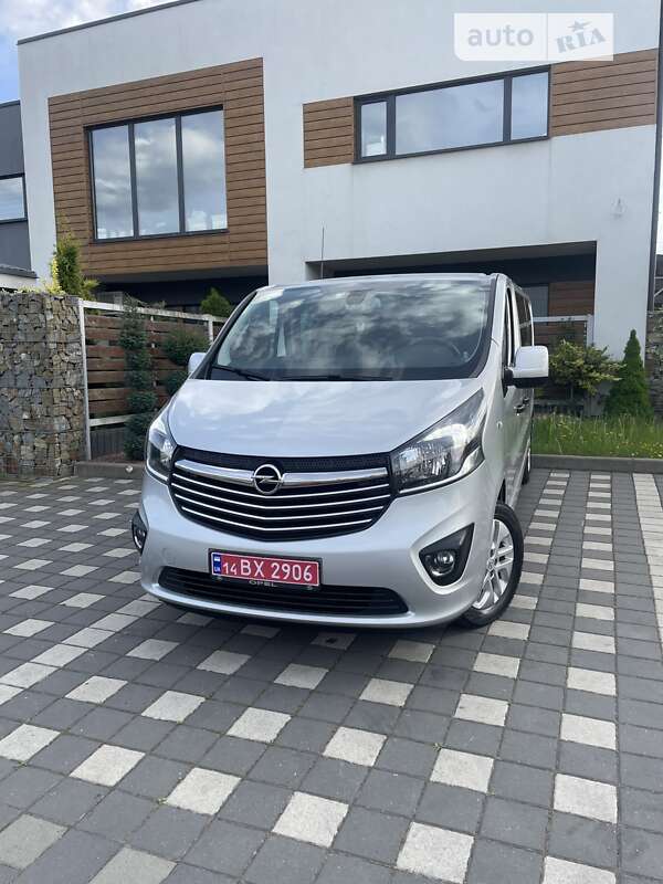 Минивэн Opel Vivaro 2017 в Львове