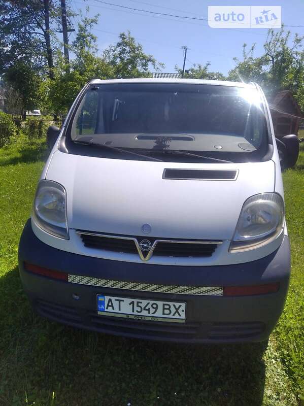 Минивэн Opel Vivaro 2001 в Косове