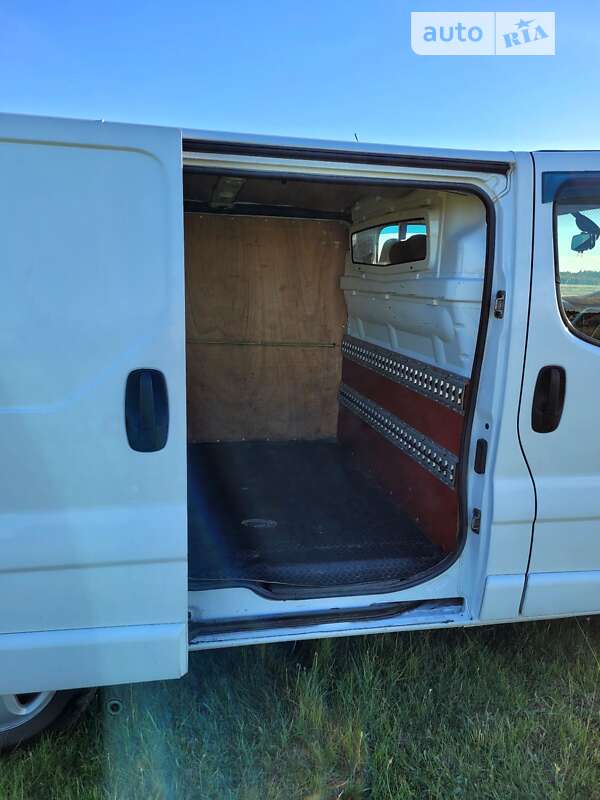 Грузовой фургон Opel Vivaro 2011 в Олевске