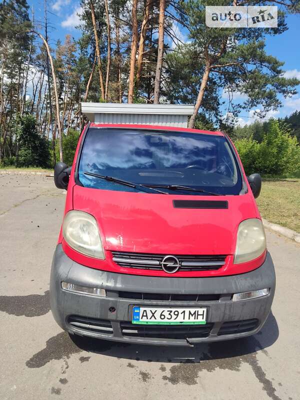 Грузовой фургон Opel Vivaro 2002 в Подворках