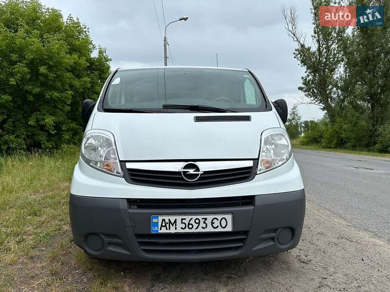 Грузовой фургон Opel Vivaro 2014 в 