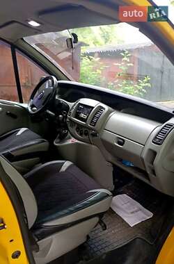 Минивэн Opel Vivaro 2004 в 
