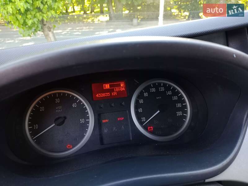 Мінівен Opel Vivaro 2013 в Львові