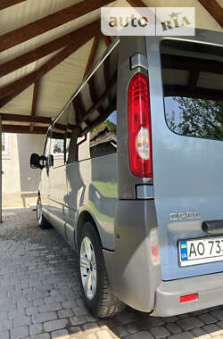 Минивэн Opel Vivaro 2012 в Сваляве