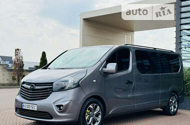 Мінівен Opel Vivaro 2014 в Мукачевому