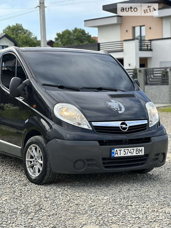Мінівен Opel Vivaro 2007 в Коломиї