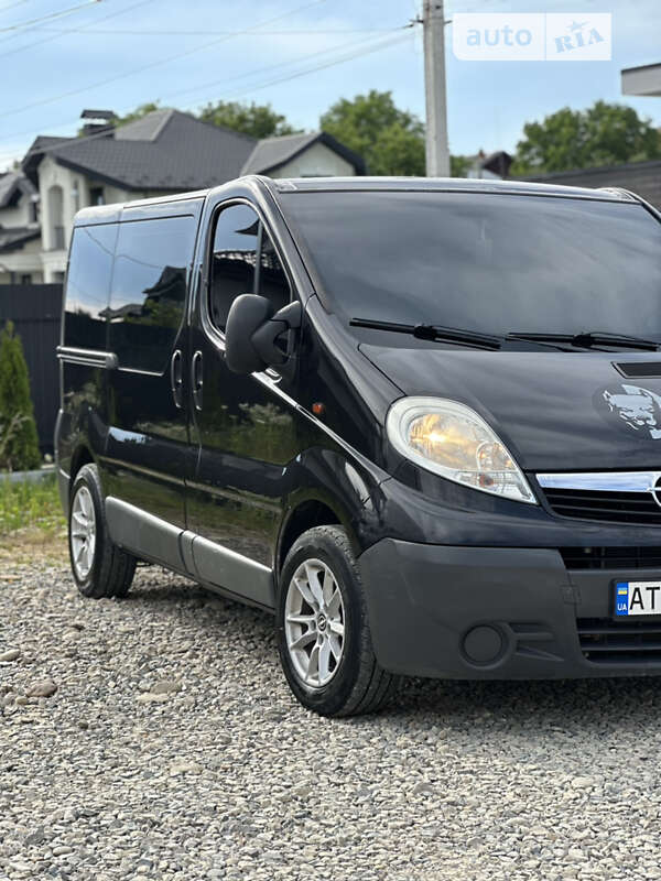 Мінівен Opel Vivaro 2007 в Коломиї
