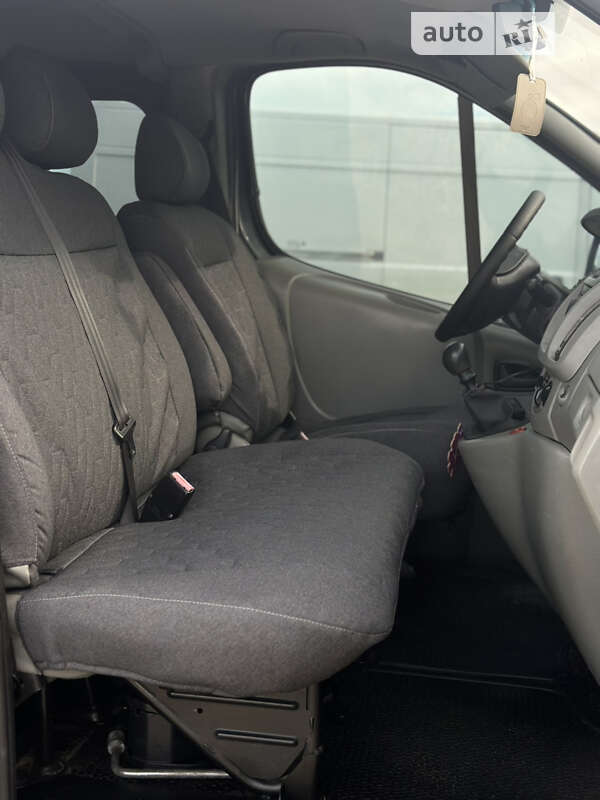Мінівен Opel Vivaro 2007 в Коломиї