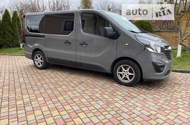 Минивэн Opel Vivaro 2015 в Ровно