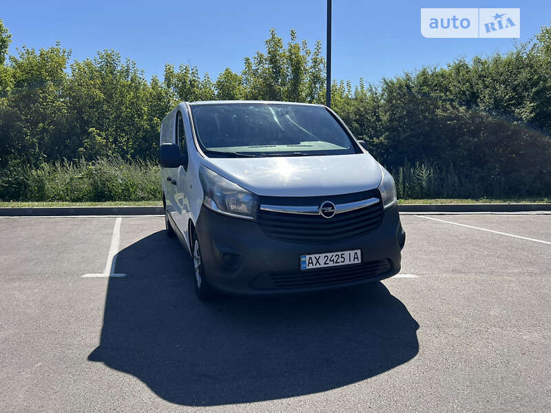 Вантажний фургон Opel Vivaro 2015 в Харкові