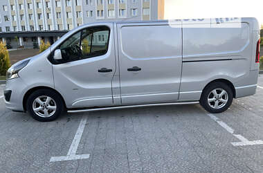 Вантажний фургон Opel Vivaro 2017 в Мостиській