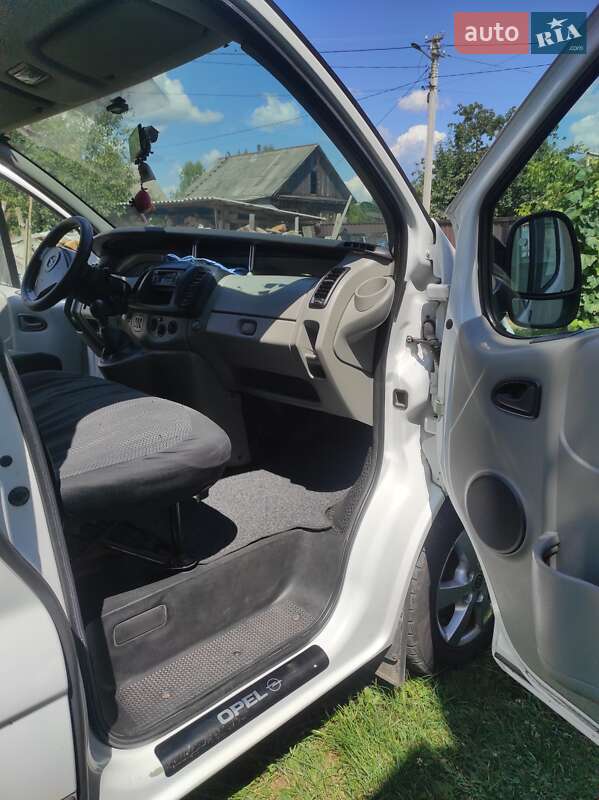 Минивэн Opel Vivaro 2008 в Житомире