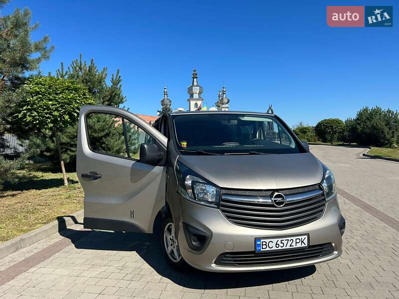 Мінівен Opel Vivaro 2015 в Львові