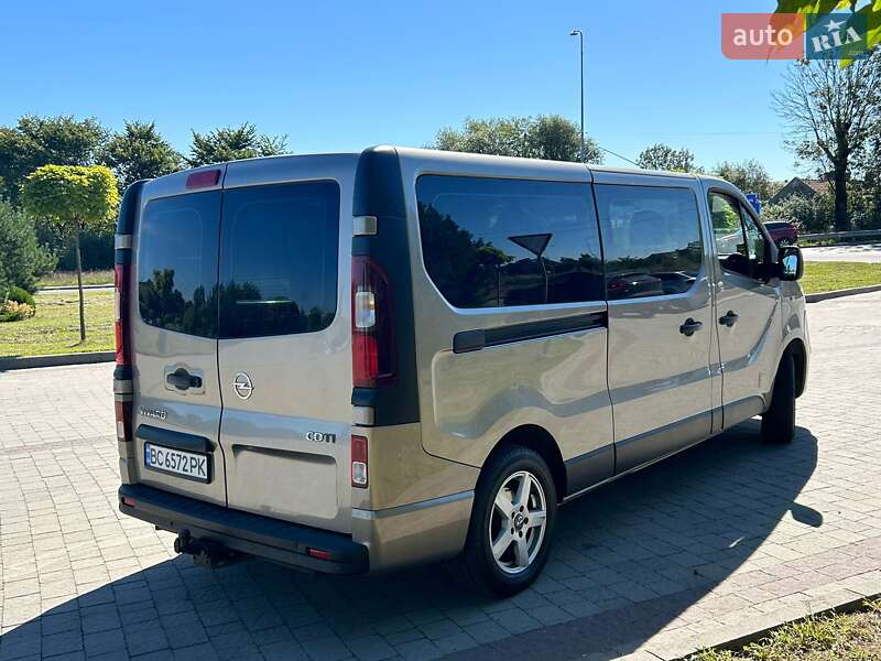 Мінівен Opel Vivaro 2015 в Львові