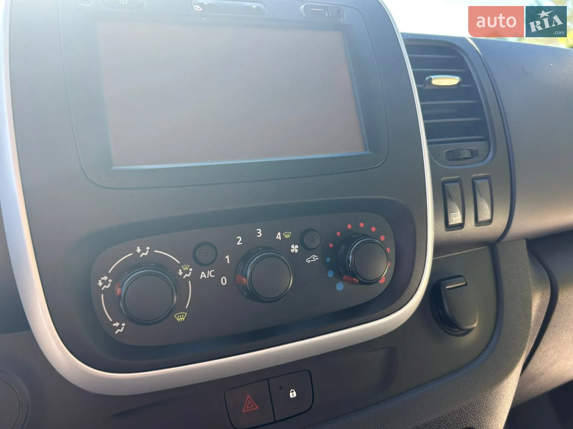2015 Opel Vivaro - мініатюра 14