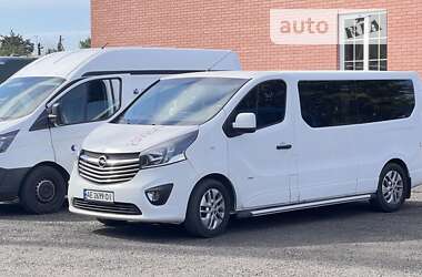 Мінівен Opel Vivaro 2015 в Дніпрі