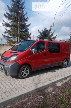 Мінівен Opel Vivaro 2002 в Сокирянах