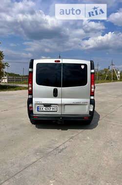 Вантажний фургон Opel Vivaro 2012 в Хотині