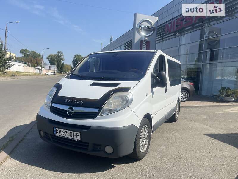 Мінівен Opel Vivaro 2011 в Києві